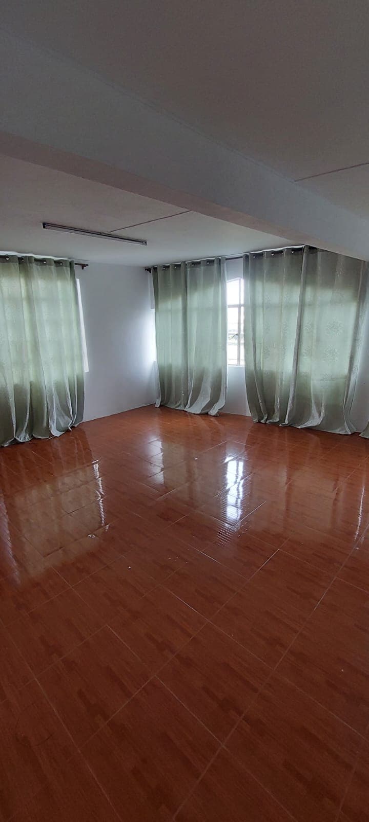 Property Image - Living Room - 12