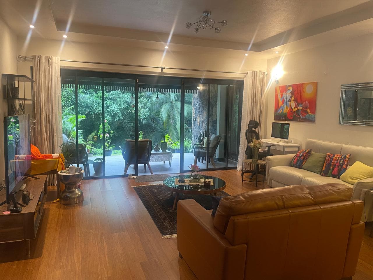 Property Image - Living Room - 4